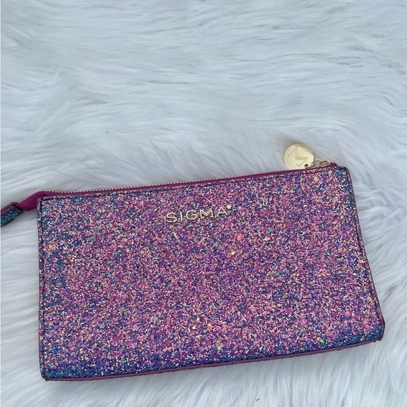 Alice in Wonderland - Sigma Beauty Glitter Makeup Pouch - Picture 6 of 8